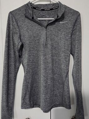 Nike Women's Heather Gray Dri-FIT Long-Sleeve Half-Zip Top